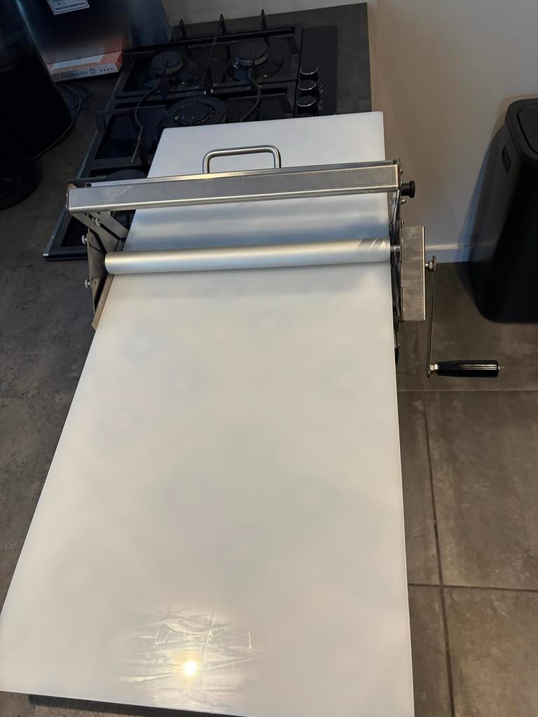 Handmatige deeg uitrolmachine - Zo goed als nieuw, Zilver, Ophalen of Verzenden, Zo goed als nieuw, Metaal