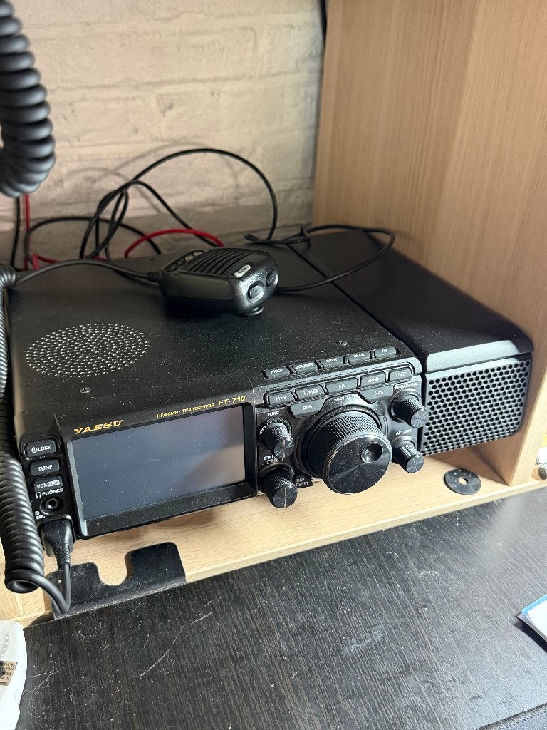 te koop ivm overcompleet Yaesu FT-710 AESS, Ophalen, Zo goed als nieuw, Zender en Ontvanger
