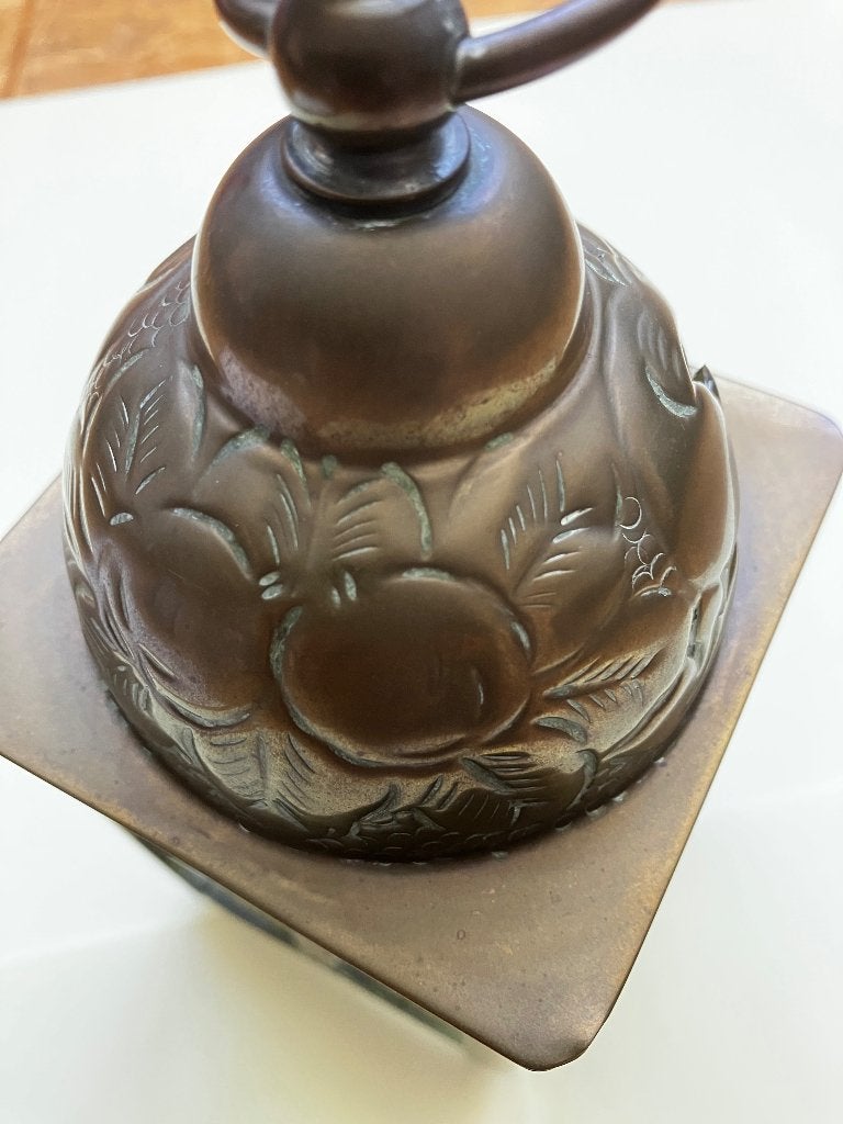 Curiosa lampje, Ophalen