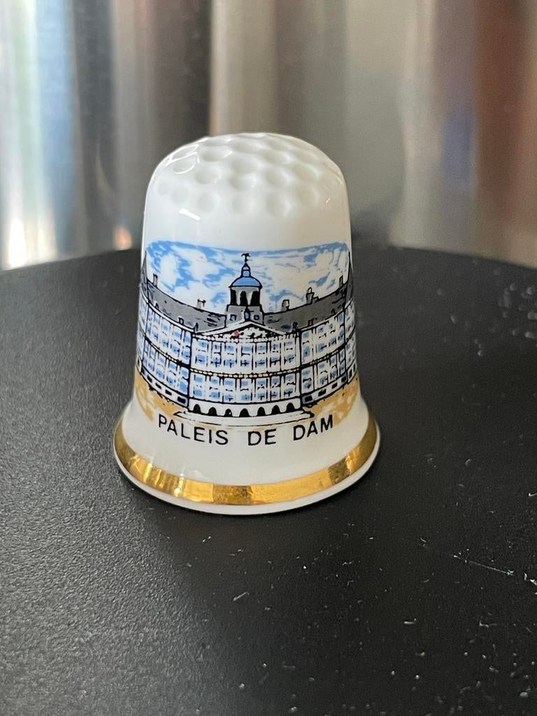 Finsbury vingerhoedje Paleis op de Dam Amsterdam, Verzamelen, Vingerhoedjes, Ophalen, Zo goed als nieuw, Porselein, Nederland