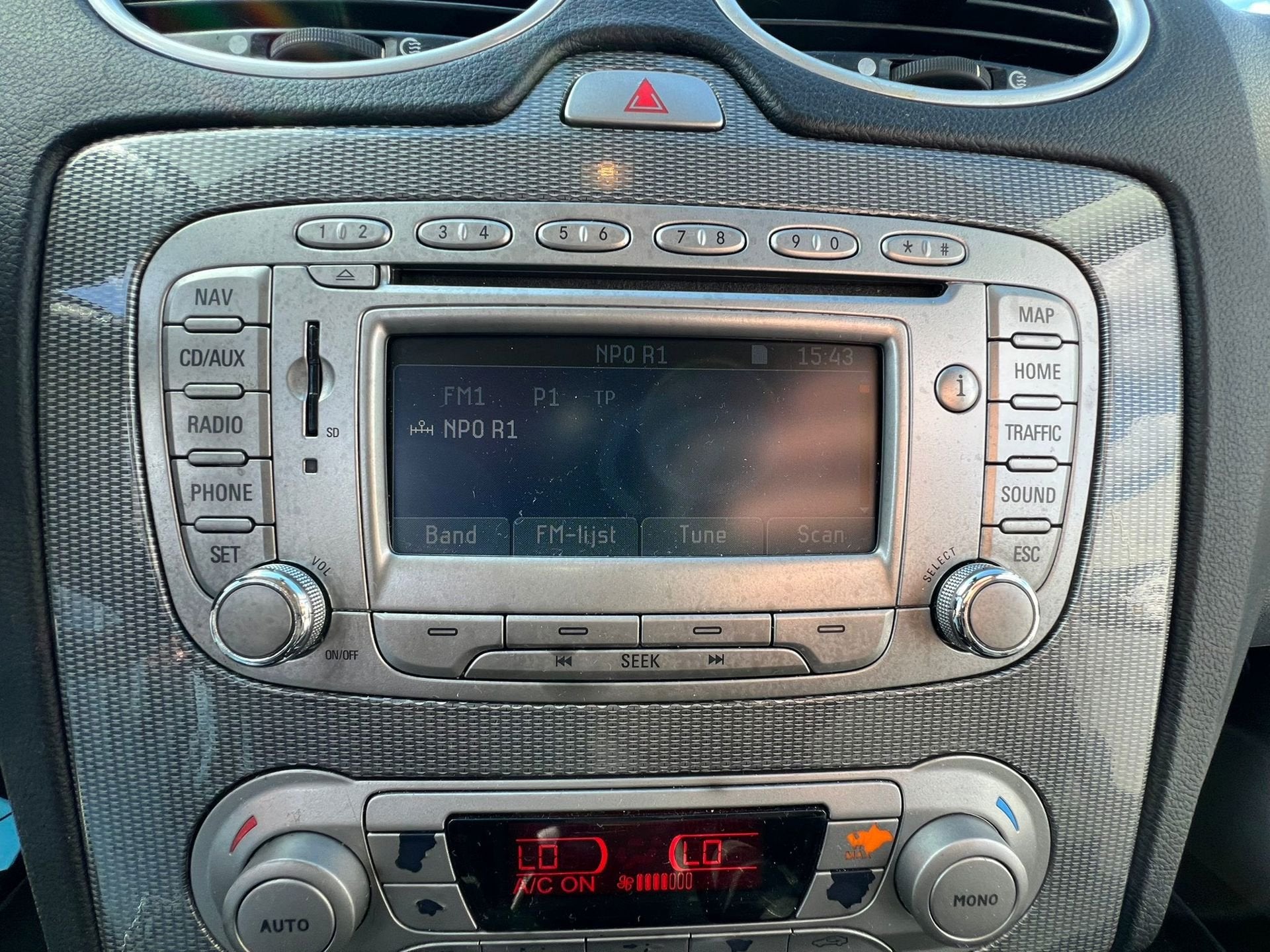 Ford Focus Wagon 1.6 TITANIUM AIRCO NAVI LMV, 1596 cc, Gebruikt, 4 cilinders, 635 kg
