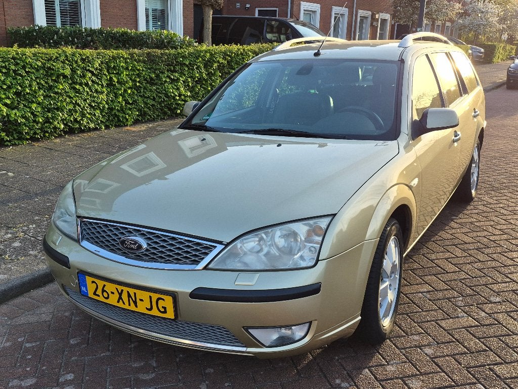 Mondeo 1.8 16V Platinum, Ford onderhoud, Trekhaak, APK 07/27, Auto's, Ford, 4 cilinders, Leder en Stof, Stationwagon, Handgeschakeld
