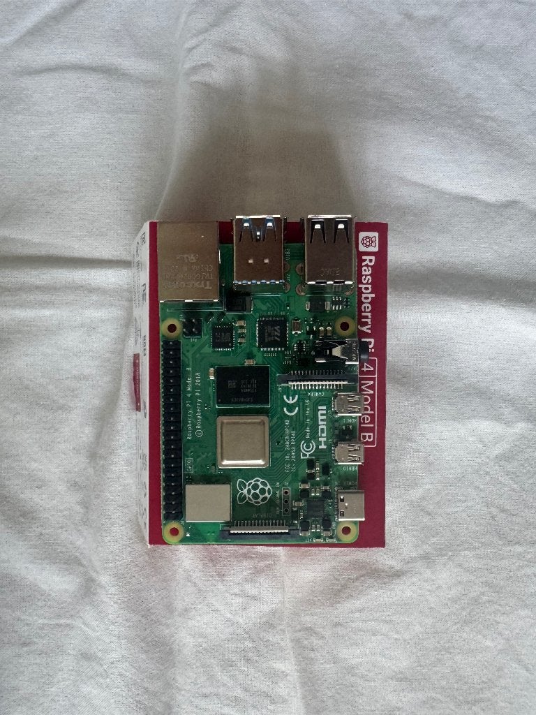 Raspberry Pi 4 Model B 4GB – complete starter kit (like new), 64 GB, Minder dan 2 Ghz, Ophalen of Verzenden, Raspberry Pi 4 B (4GB)