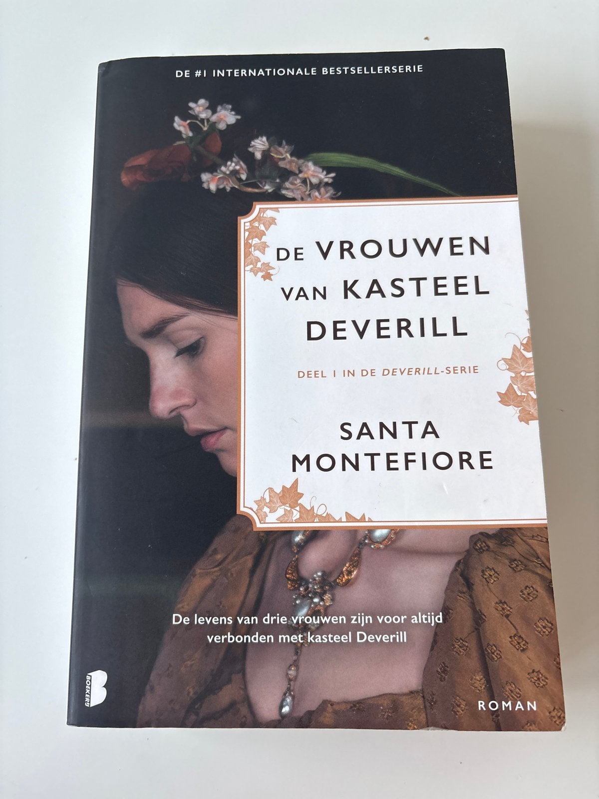 Santa Montefiore - De vrouwen van kasteel Deverill, Ophalen of Verzenden, Nederland, Santa Montefiore, Zo goed als nieuw