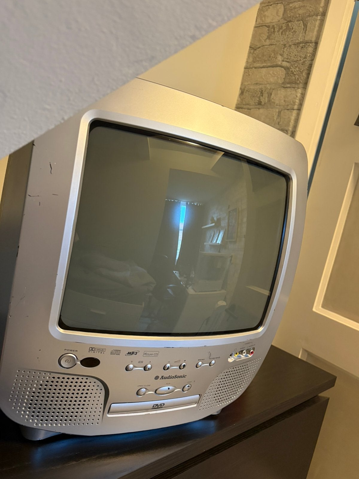 *gezocht* iemand met verstand van crt tv’s repareren, Ophalen, Zo goed als nieuw, 100 cm of meer