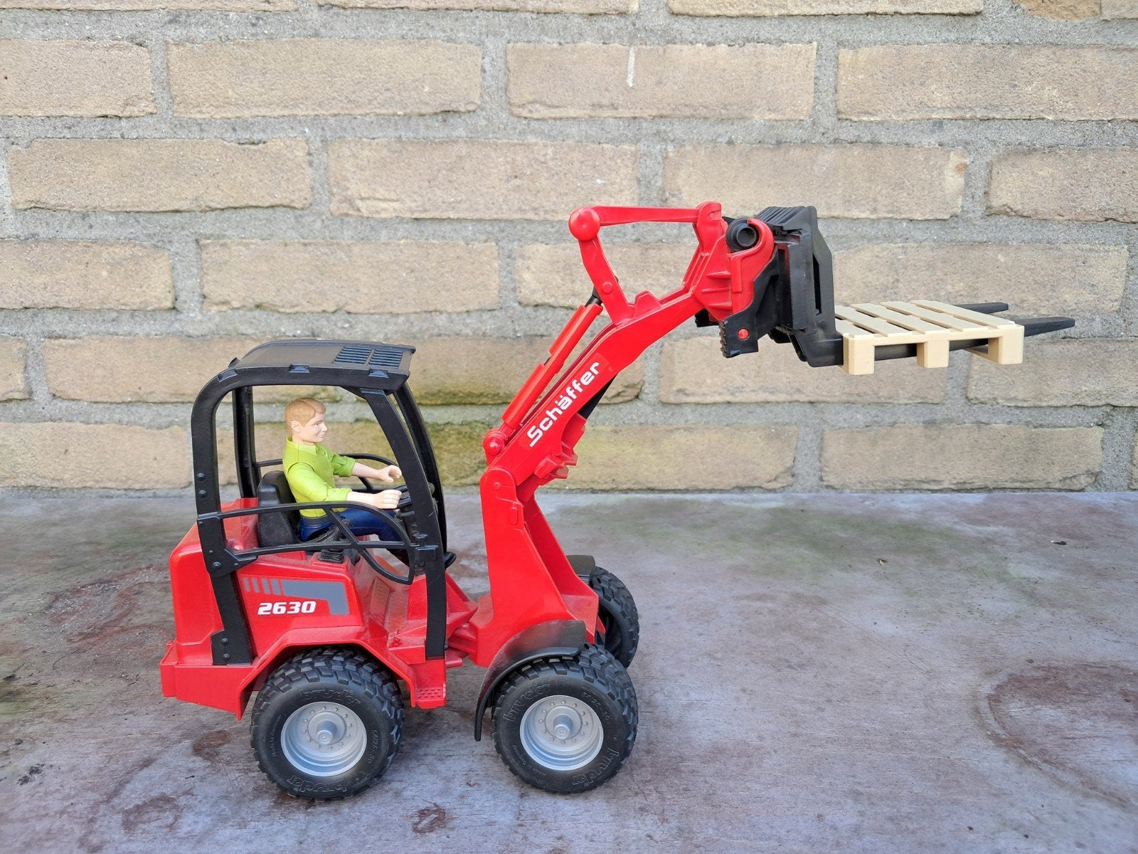 Bruder Schaffer 2630 shovel met accessoires en poppetje, Ophalen, Gebruikt