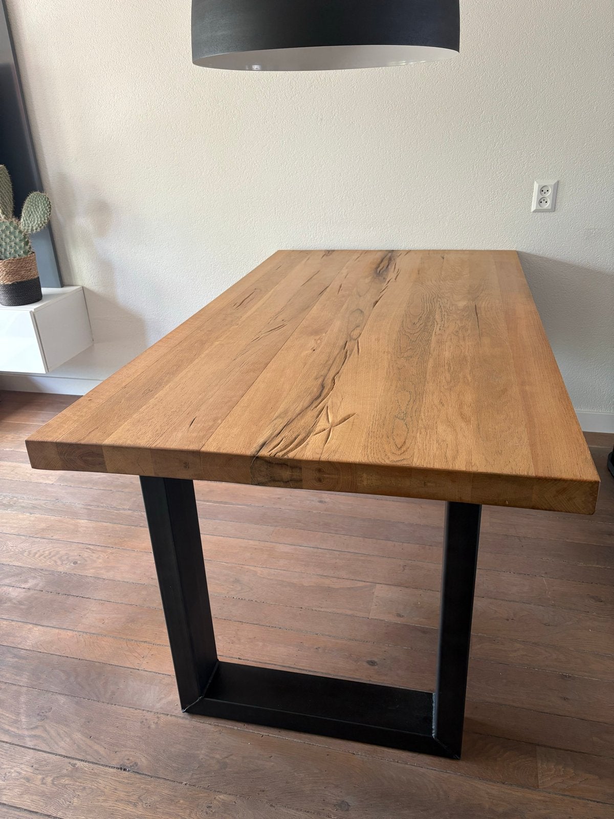 Eikenhouten eettafel met metalen onderstel, Ophalen, Gebruikt, Eikenhout, 50 tot 100 cm