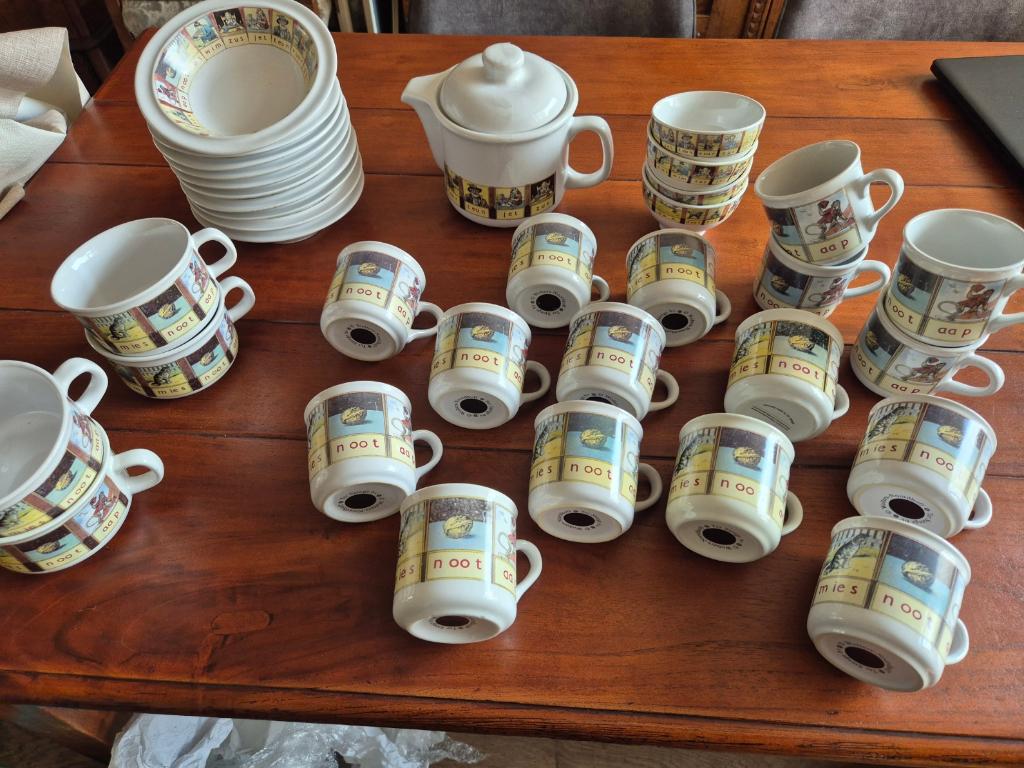 Aap Noot Mies - kopjes - schaaltjes - soepkommen, Huis en Inrichting, Keuken | Servies, Overige typen, Ophalen of Verzenden, Zo goed als nieuw