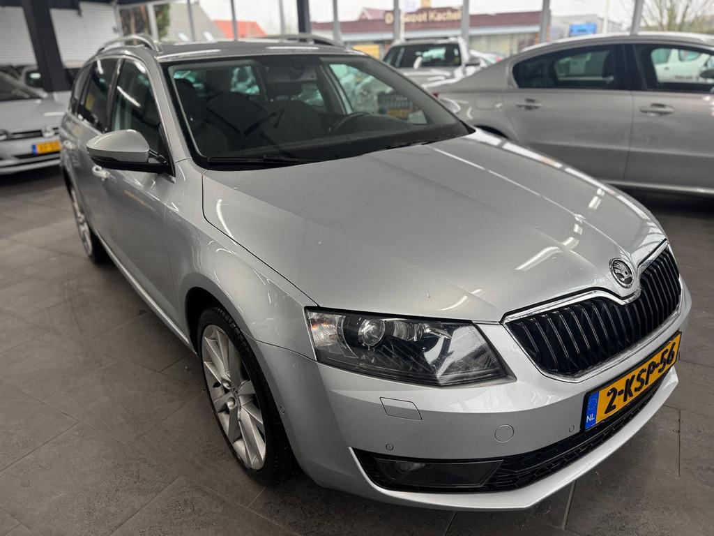 Skoda Octavia Combi 1.4 TSI Greentech Elegance Businessline, Auto's, Skoda, Voorwielaandrijving, Euro 5, Stof, Gebruikt