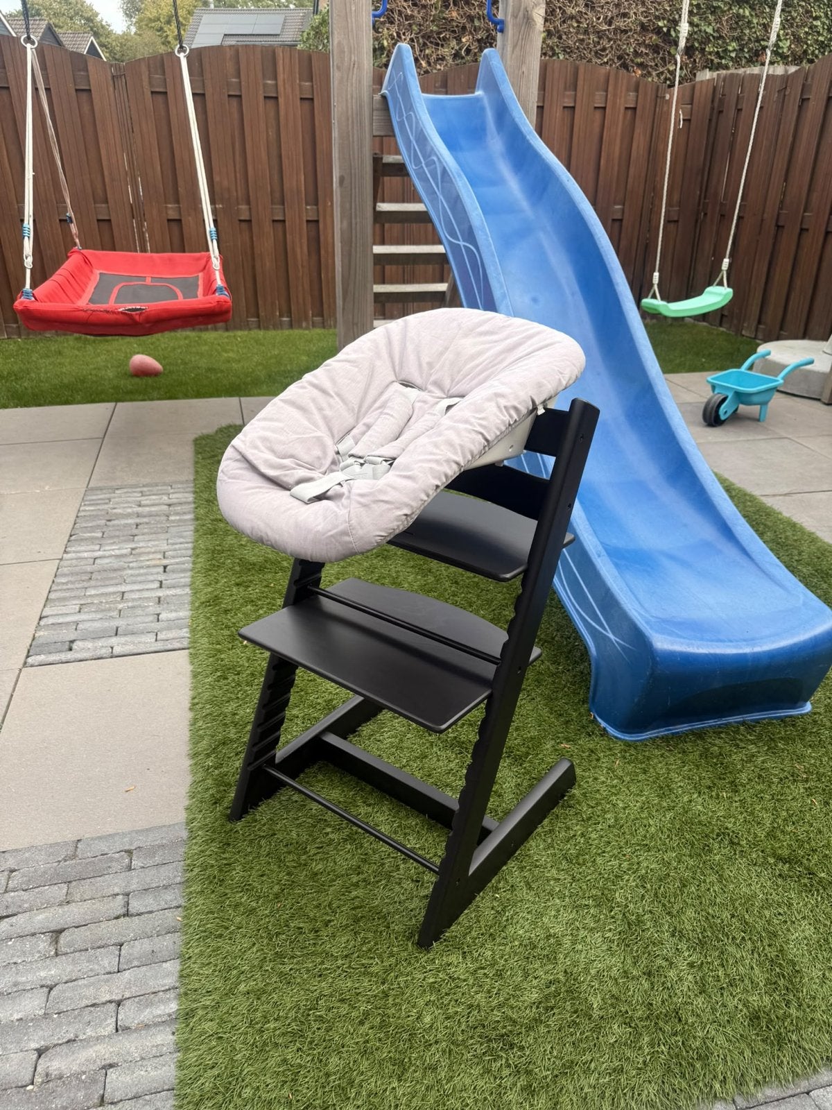 Stokke Tripp Trapp mat zwart + Newbornset (refurbished), Ophalen, Zo goed als nieuw, Meegroeistoel, Aanschuifbaar