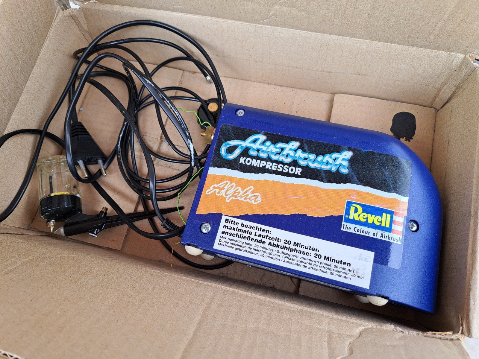 Revell Alpha airbrush compressor, Ophalen of Verzenden