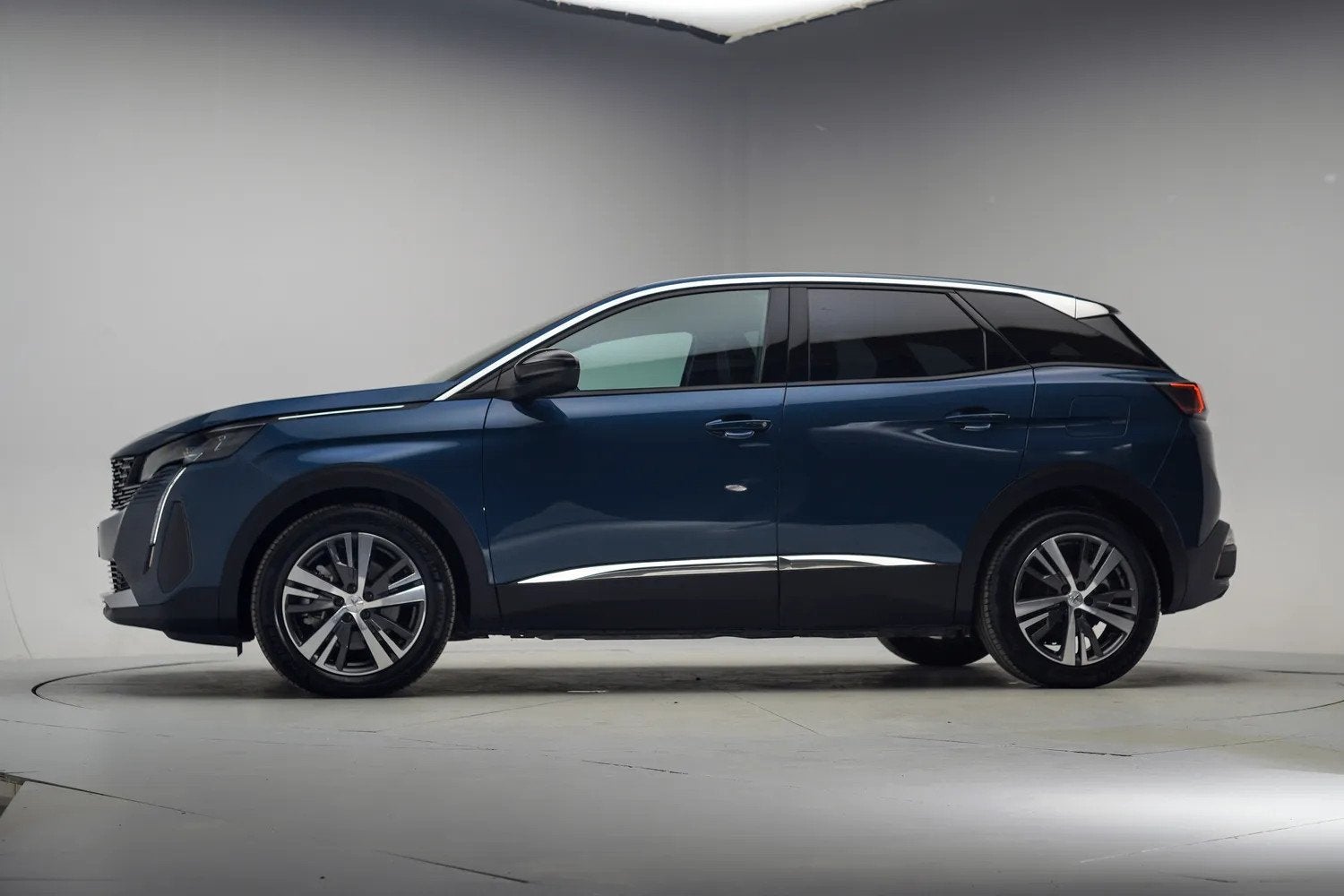 Peugeot 3008 1.6 HYbrid 225 Active Business [ Navi Apple/And, Automaat, 150 pk, Blauw, Leder