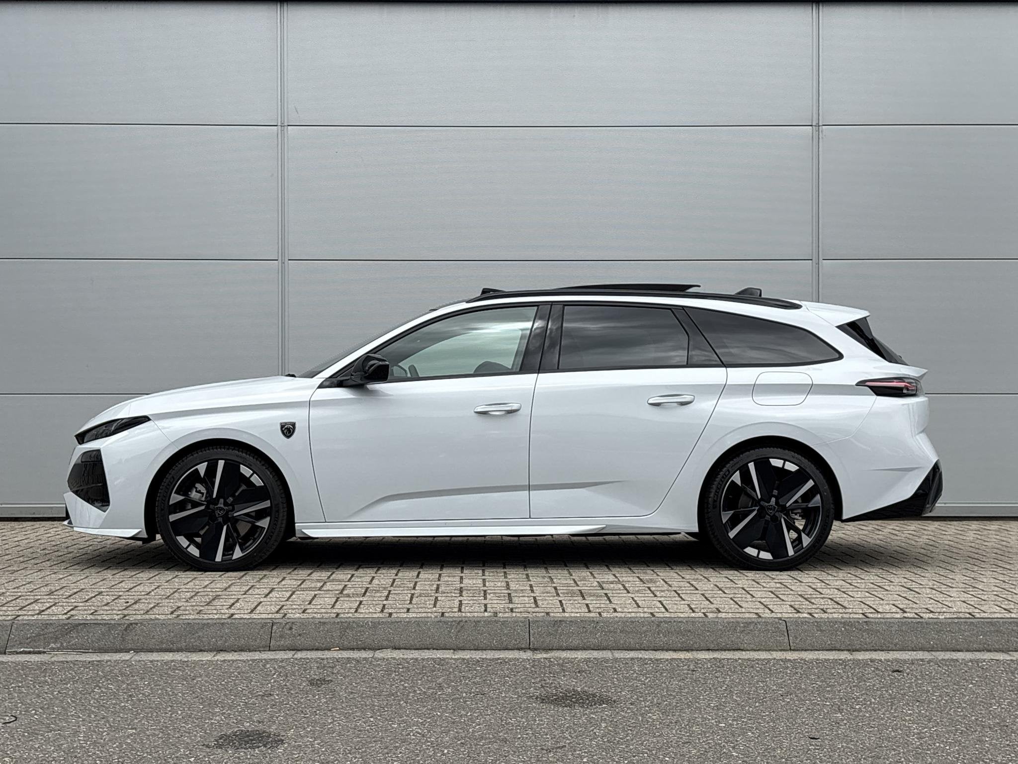 Peugeot 308 SW 1.6 Plug-in Hybrid 195 GT | Panoramisch schui, 12 maanden, Automatische klimaatregeling, 260 min, 4 cilinders