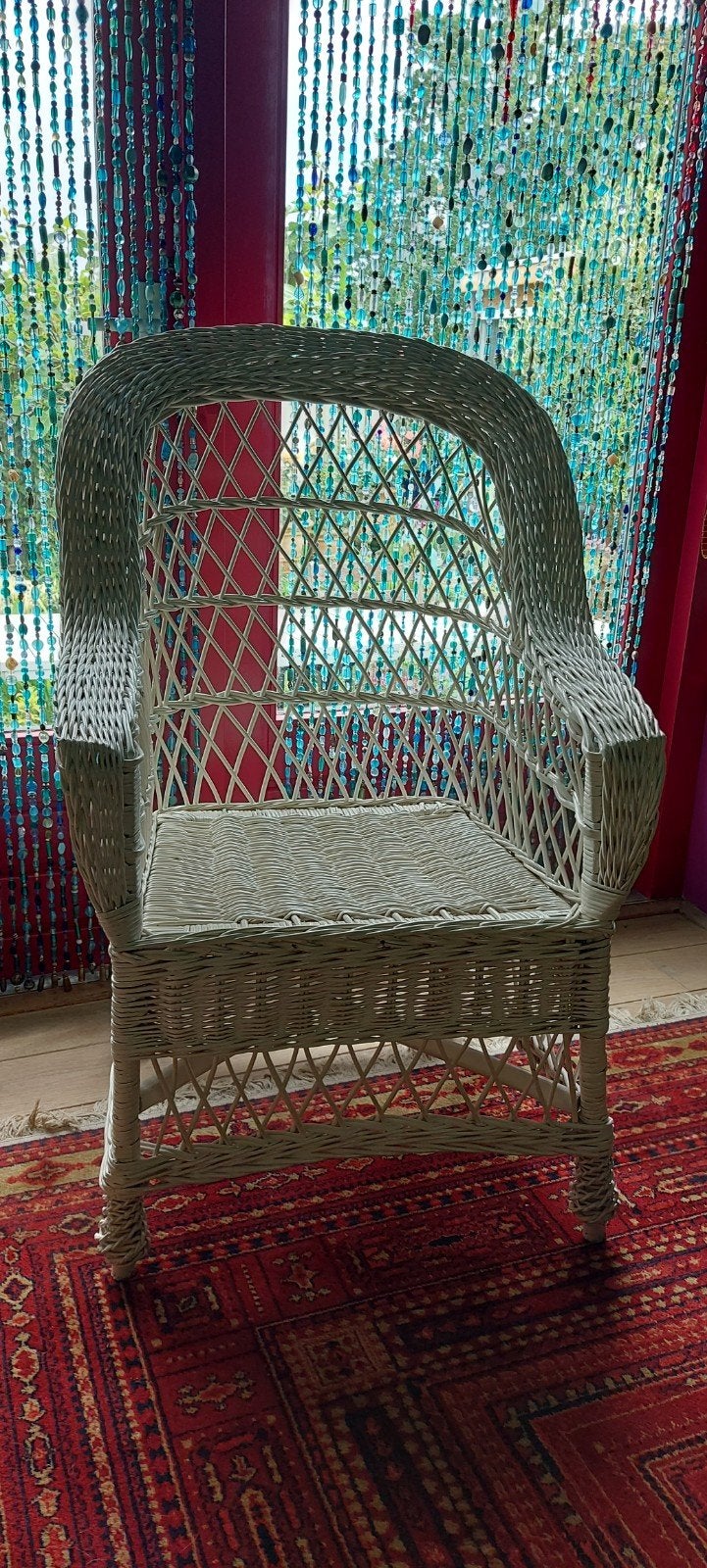 Rieten/rotan stoel, wit hoog model. Erg comfortabel., Ophalen