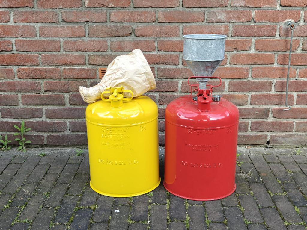 Professionele Brandstof Jerrycan 19 Liter Benzine of Diesel, Auto diversen, Overige Auto diversen, Ophalen of Verzenden