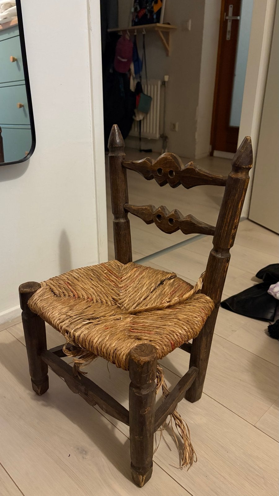 Vintage houten kinderstoel met rieten zitting, Antiek en Kunst, Ophalen