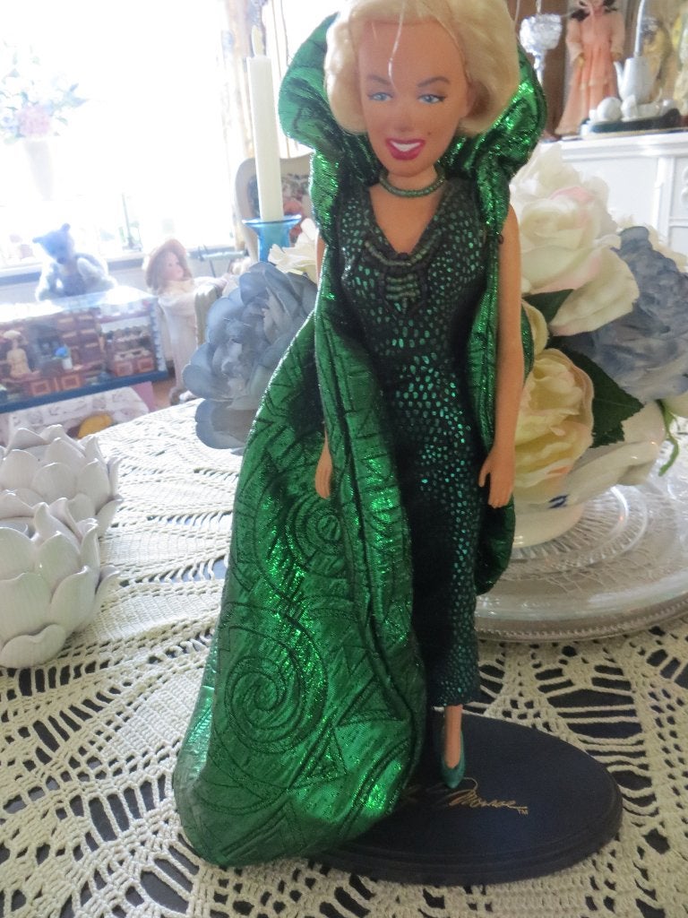 Marilyn Monroe Barbie, Verzamelen, Poppen, Ophalen of Verzenden, Zo goed als nieuw, Pop