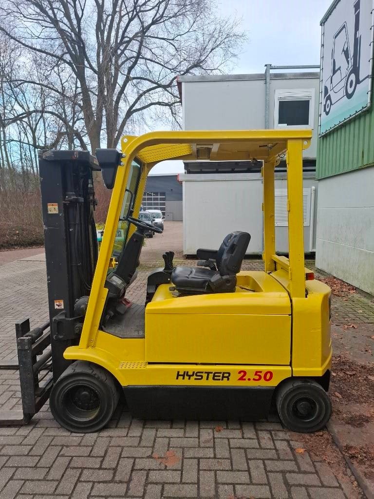 Hyster J2.50XM Heftruck (bj 2005), Zakelijke goederen, Machines en Bouw | Heftrucks en Intern transport, Elektrisch, Heftruck