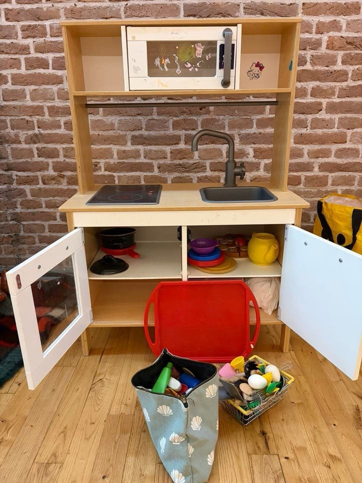 IKEA Speelkeukentje mogelijk met accessoires - 72x37x100 cm, Ophalen, Gebruikt, Meubelstuk of Keukentje