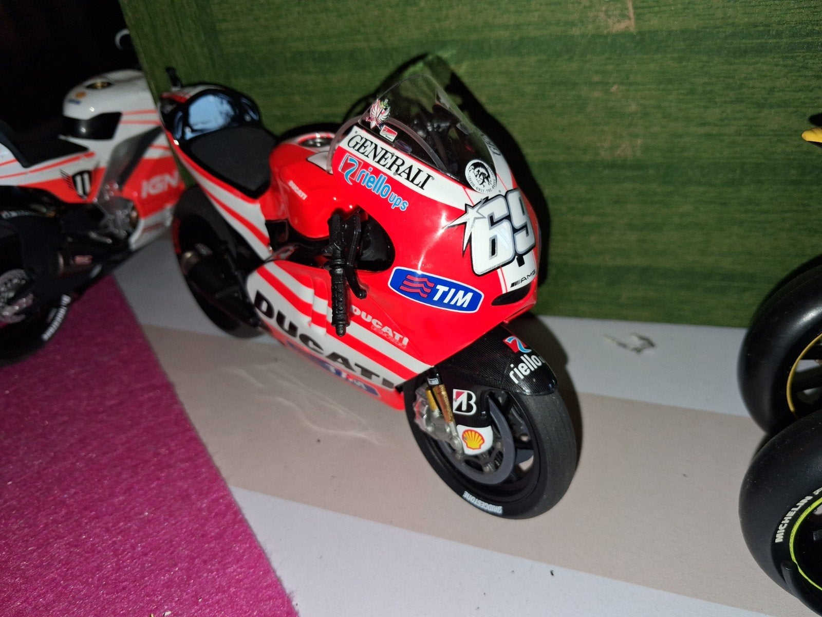 Race motoren, Ophalen of Verzenden, Overige schalen, Onderdeel