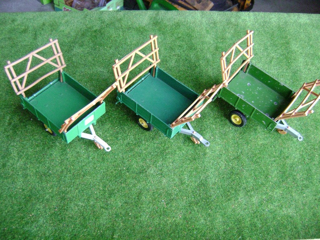 "Tipping Trailer" strowagen met hekken van Britains nr. 9550, Ophalen of Verzenden, Zo goed als nieuw, Tractor of Landbouw, Britains