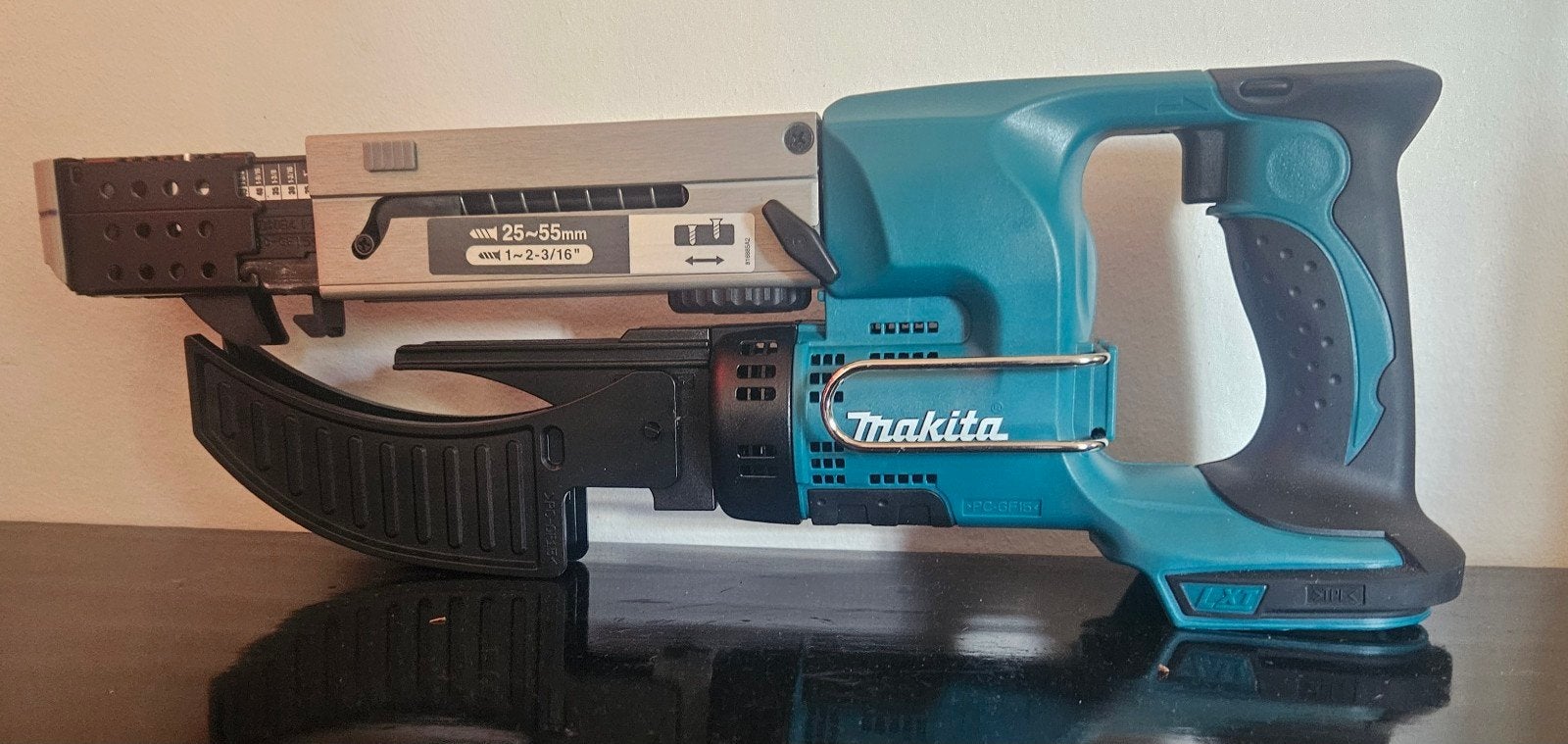 makita schroefautomaat, accu, oplader en M Box, Ophalen of Verzenden, Zo goed als nieuw, Boor- en Schroefmachine