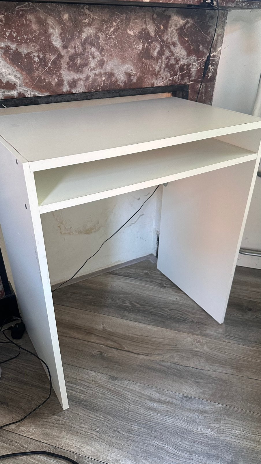 IKEA desk, Huis en Inrichting, Bureaus, Ophalen, Zo goed als nieuw