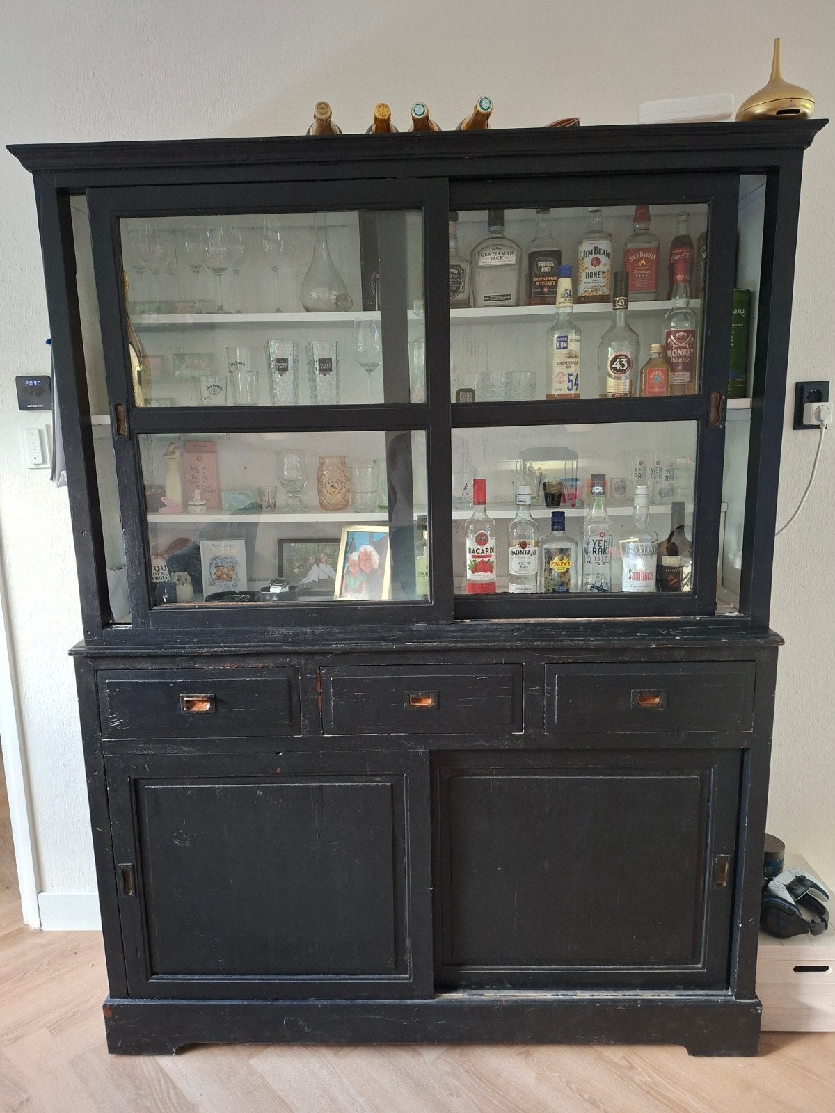 Zwart geverfde buffetkast - 150x47x200 cm, Huis en Inrichting, Ophalen, Gebruikt, 100 tot 150 cm, 200 cm of meer