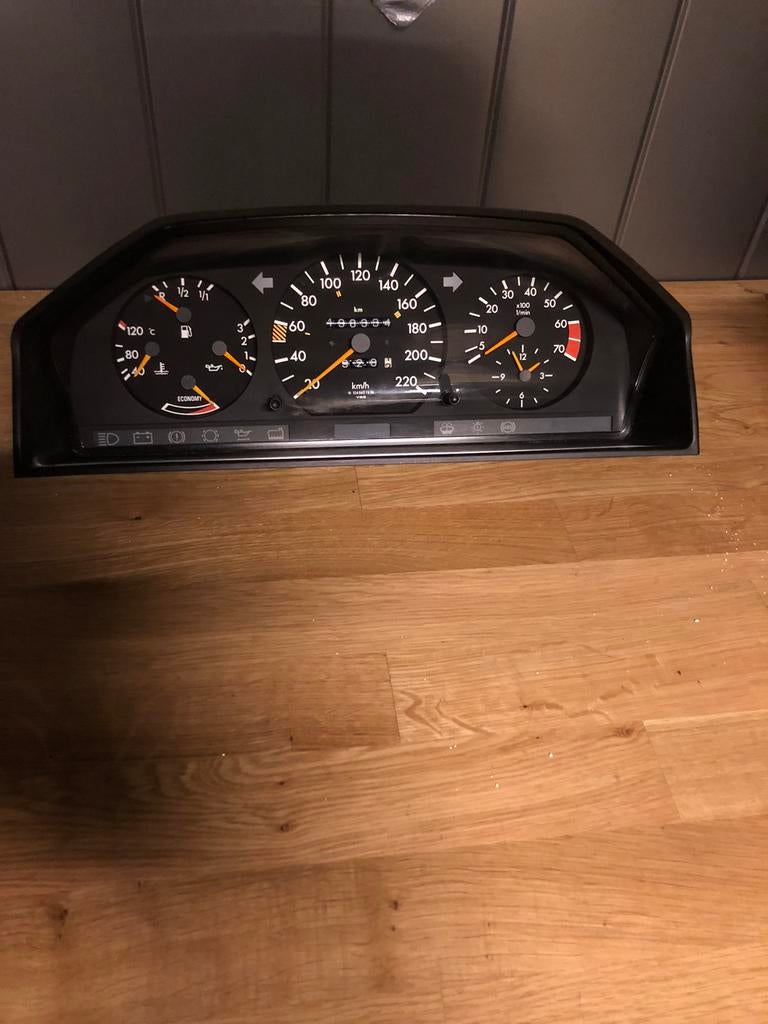 Tellerklok Mercedes 230E w124, Ophalen of Verzenden, Gebruikt, Mercedes-Benz