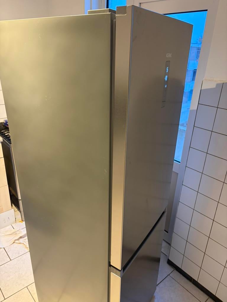 Koenic koelkast 1.5 jaar jong !, Zonder vriesvak, 200 liter of meer, Zo goed als nieuw, 160 cm of meer