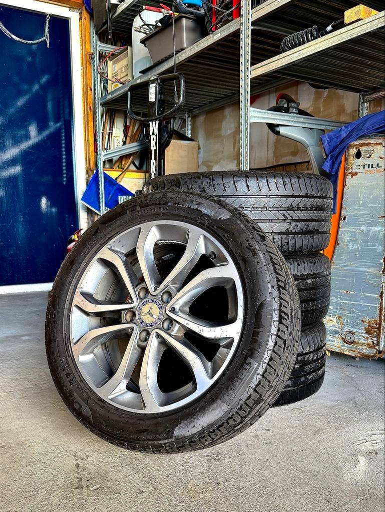 Mercedes banden Pirelli/Goodyear 17 inch, Auto-onderdelen, Banden en Velgen, Ophalen, Gebruikt, Banden en Velgen, 17 inch