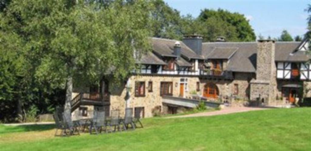 Groepsaccommodatie Ardennen halfuur van Maastricht, 4 of meer slaapkamers, Open haard, Landelijk, In bos