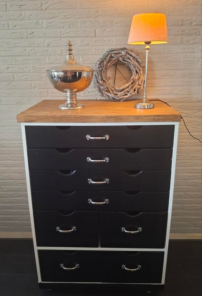 Vintage papierkast knutselkast Schilte schoolkast.  8 laden, Ophalen