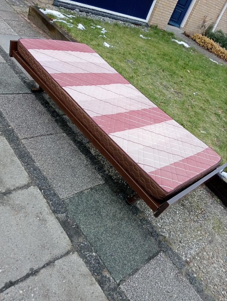 Gratis stevig bed met gratis matras. 80 bij 190., Ophalen, Gebruikt, Eenpersoons, 190 cm of minder