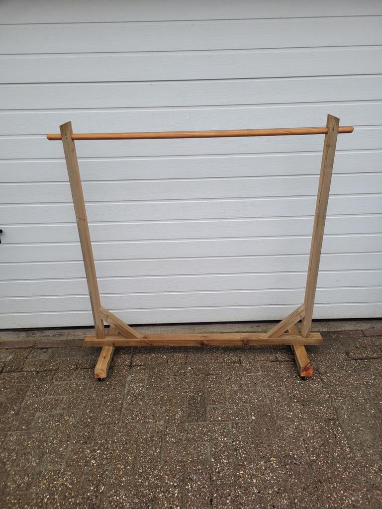 Houten Kledingrek - Simpel en Stijlvol, Ophalen, Gebruikt