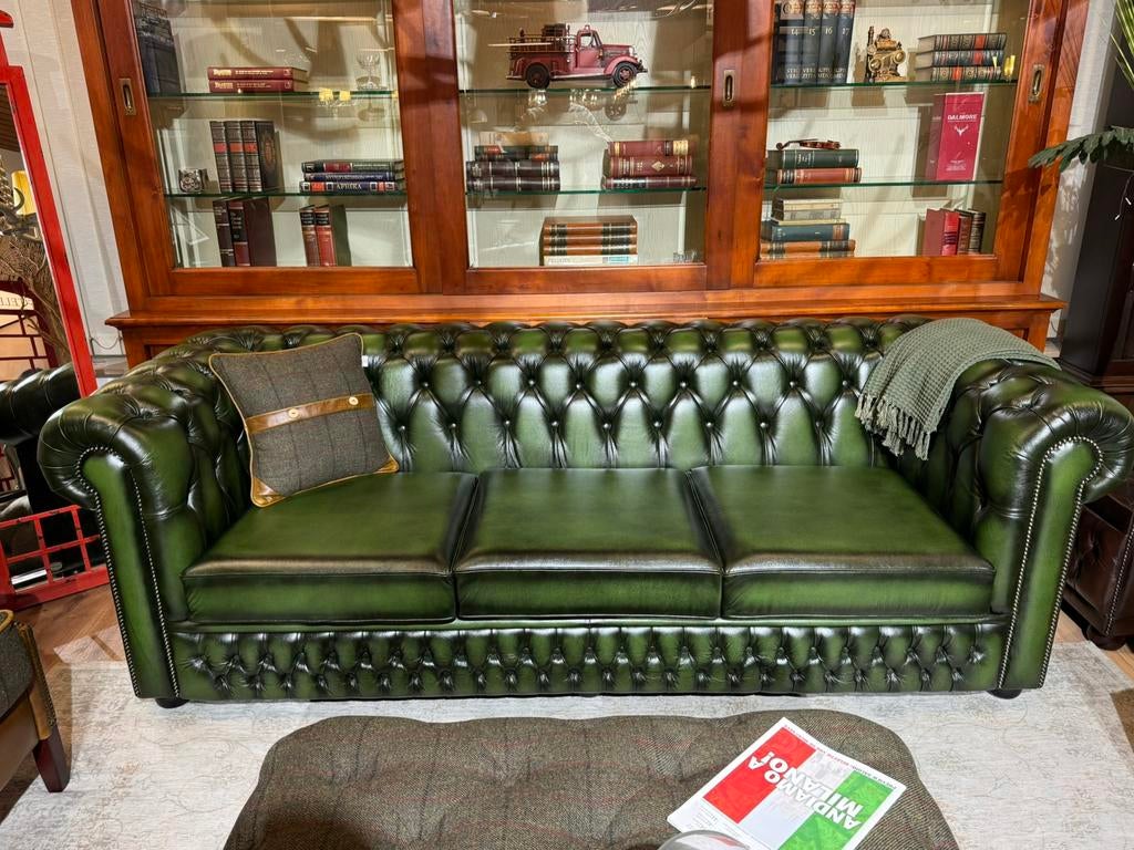 NIEUW Birmingham chesterfield 4 zits bank antiek groen, Huis en Inrichting, Banken | Bankstellen, Ophalen of Verzenden, Nieuw