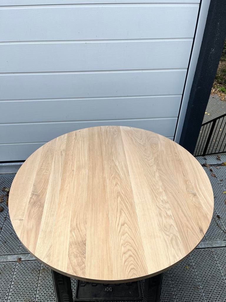 Ronde eettafel 110 cm rechte kanten eiken rustiek, Huis en Inrichting, Tafels | Eettafels, Ophalen, Nieuw, Rond eiken tafel massien rustiek