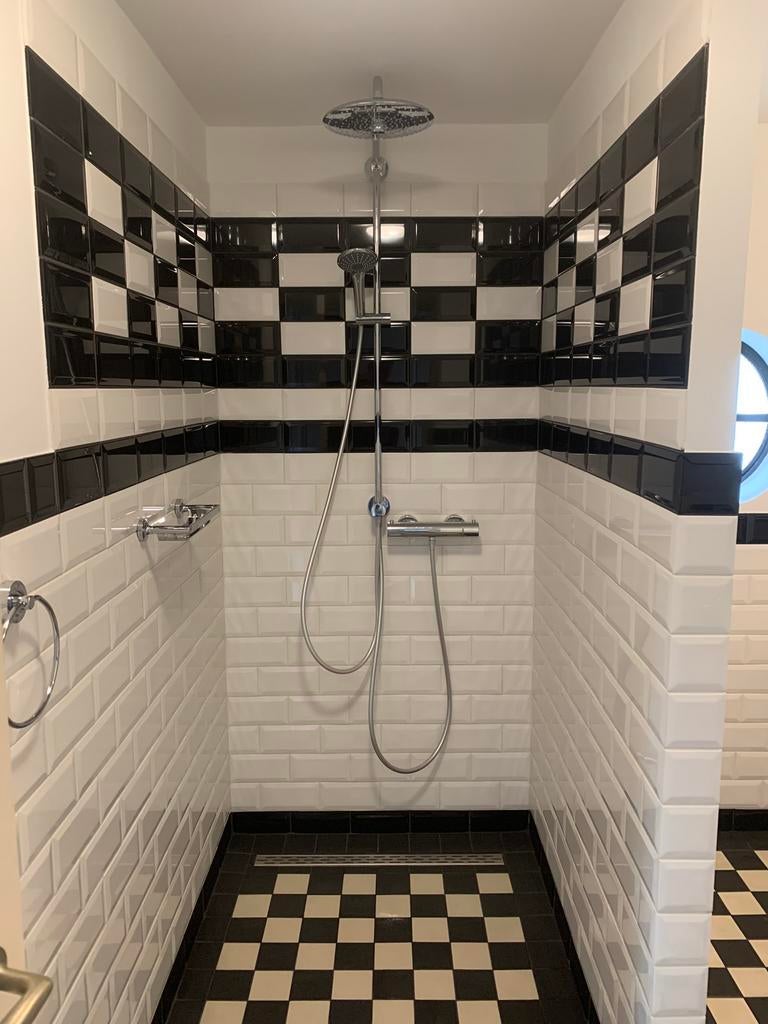 Foto 10 van Berghuis Renovatie; badkamers, toiletten, schilderwerk etc