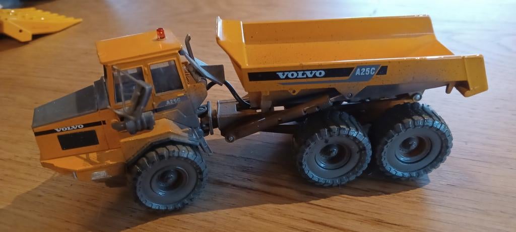 Volvo A25C Dumper - Modelvoertuig, Overige merken, Gebruikt, 1:50 of kleiner, Ophalen of Verzenden