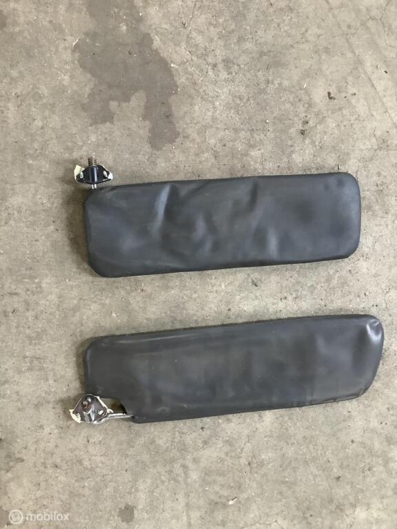 Volvo 140 142 144 Zonneklep zonnenklep 2x zwart, Gebruikt, Ophalen of Verzenden