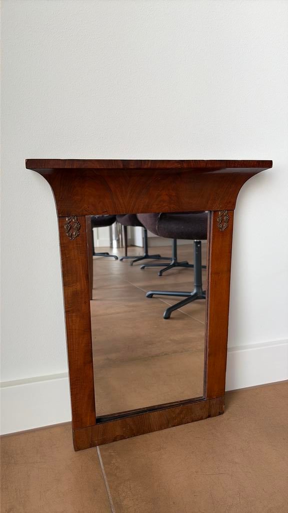Antieke Biedermeier mahoniehouten spiegel, Ophalen of Verzenden, Ovaal, Minder dan 50 cm