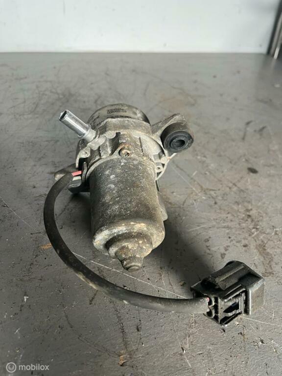Vacuumpomp origineel Volvo V70 II ('00-'08) 30645454, Gebruikt, Ophalen of Verzenden, Volvo