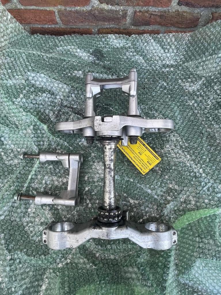 Kroonplaat Yamaha FZ1 Fazer 2010-2012 000001109011, Ophalen, Gebruikt