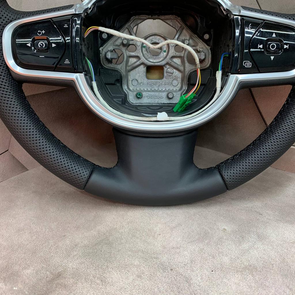 Stuurwiel Stuur Volvo xc60 v60 NIEUW BEKLEED, Auto-onderdelen, Besturing, Nieuw, Ophalen of Verzenden, Volvo