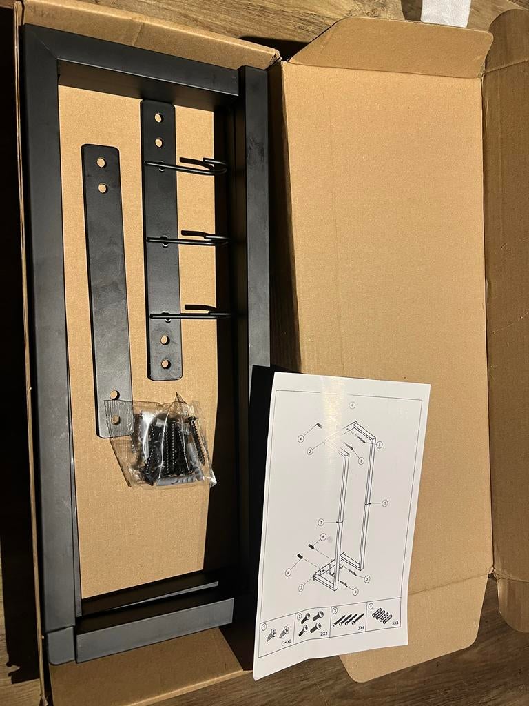 Handdoekenrek - Nieuw in doos, Huis en Inrichting, Badkamer | Badtextiel en Accessoires, Ophalen of Verzenden, Nieuw, Zwart, Handdoekenrek