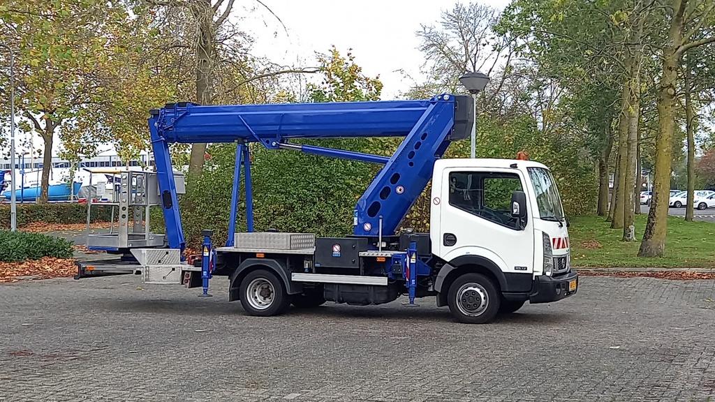 Hoogwerker verhuur autohoogwerker te huur 22 meter met jib