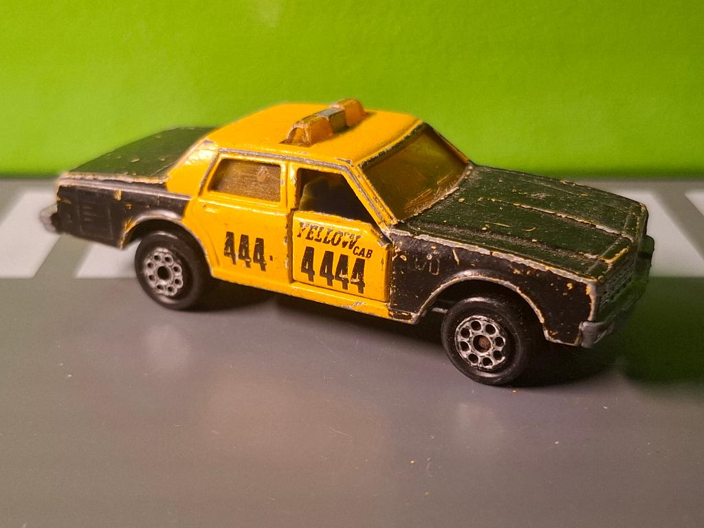 Majorette 240 - Chevrolet Impala Taxi [geel] 1/69, Ophalen of Verzenden, Gebruikt, Auto