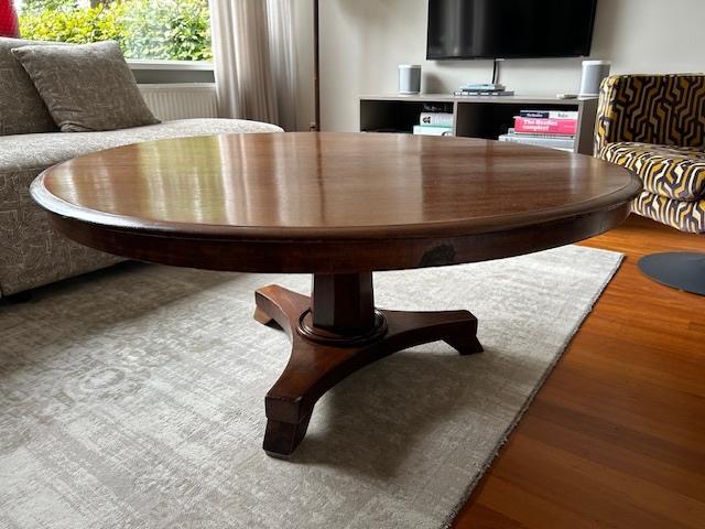 Mahonie salontafel, Ophalen