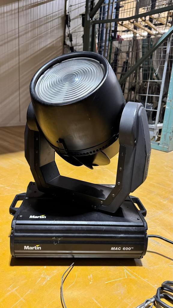 Set van twee De Martin Mac 600-NT in flightcase., Ophalen, Gebruikt, Licht, Kleur