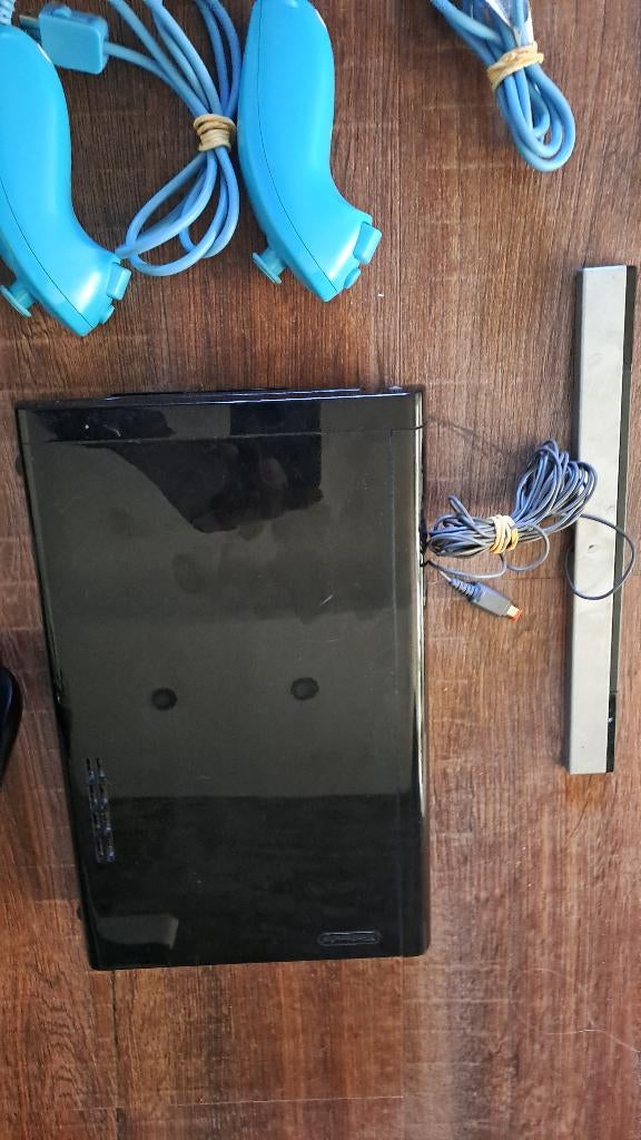 nintendo  wii U, Spelcomputers en Games, Spelcomputers | Nintendo Wii, Ophalen, Gebruikt, Met 3 controllers of meer, Met games
